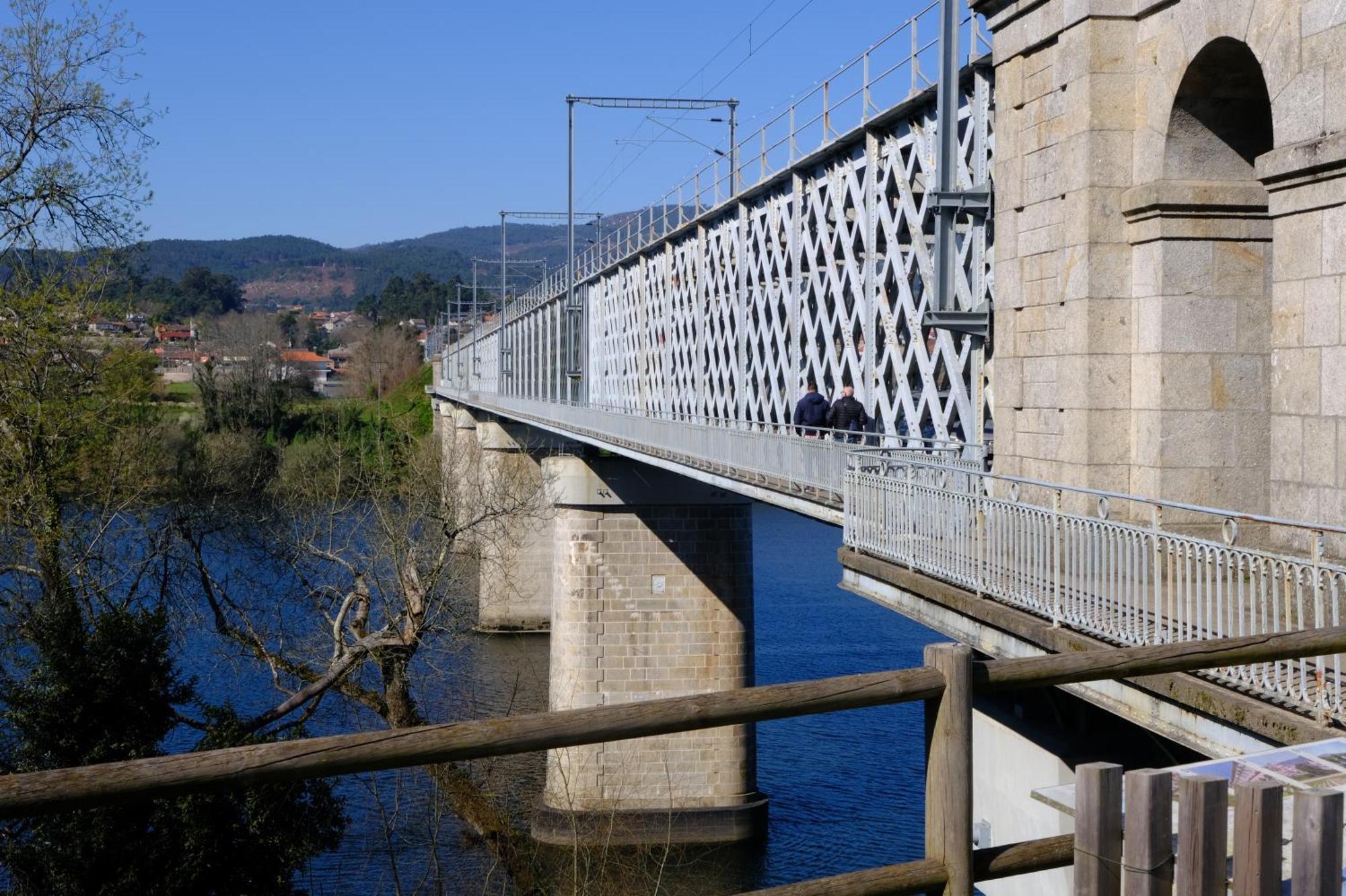 Casita A Estrenar En Finca Con Rio Proxima A Tui, Gondomar Y Portugal. 外观 照片